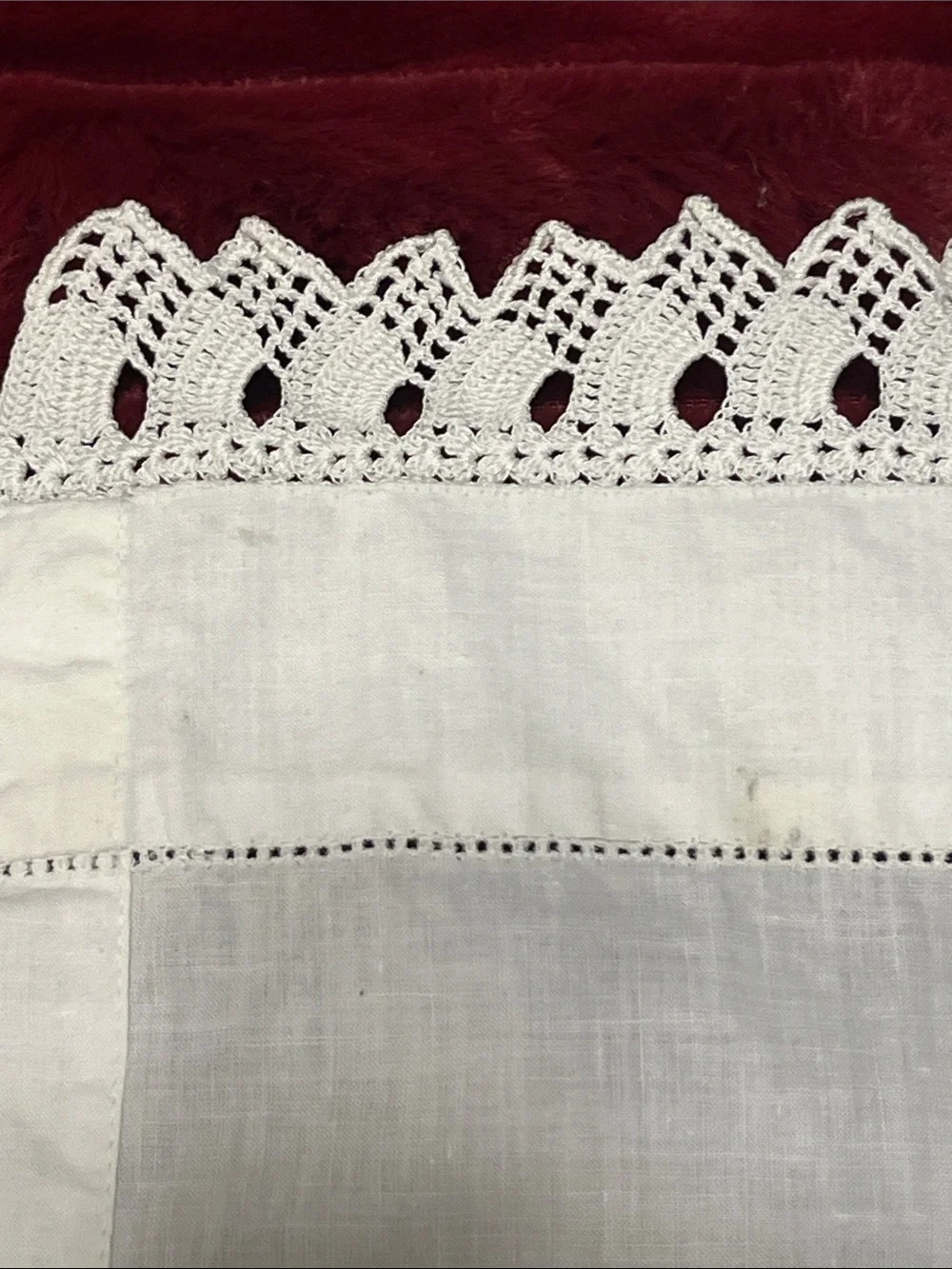 VTG-Beautiful,White Linen,Hand crochet, Lace Trim,Mid-sized Tablecloth-56.5”long